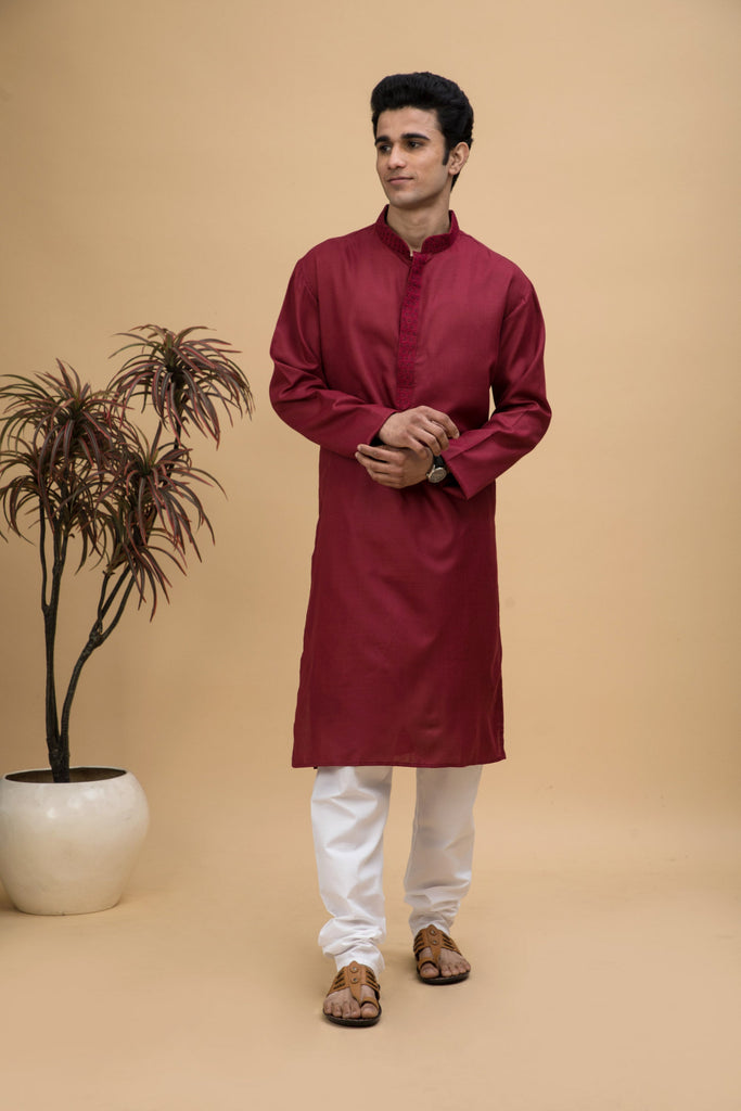 neudis-men-maroon-embroidered-cotton-long-kurta-churidaar-set